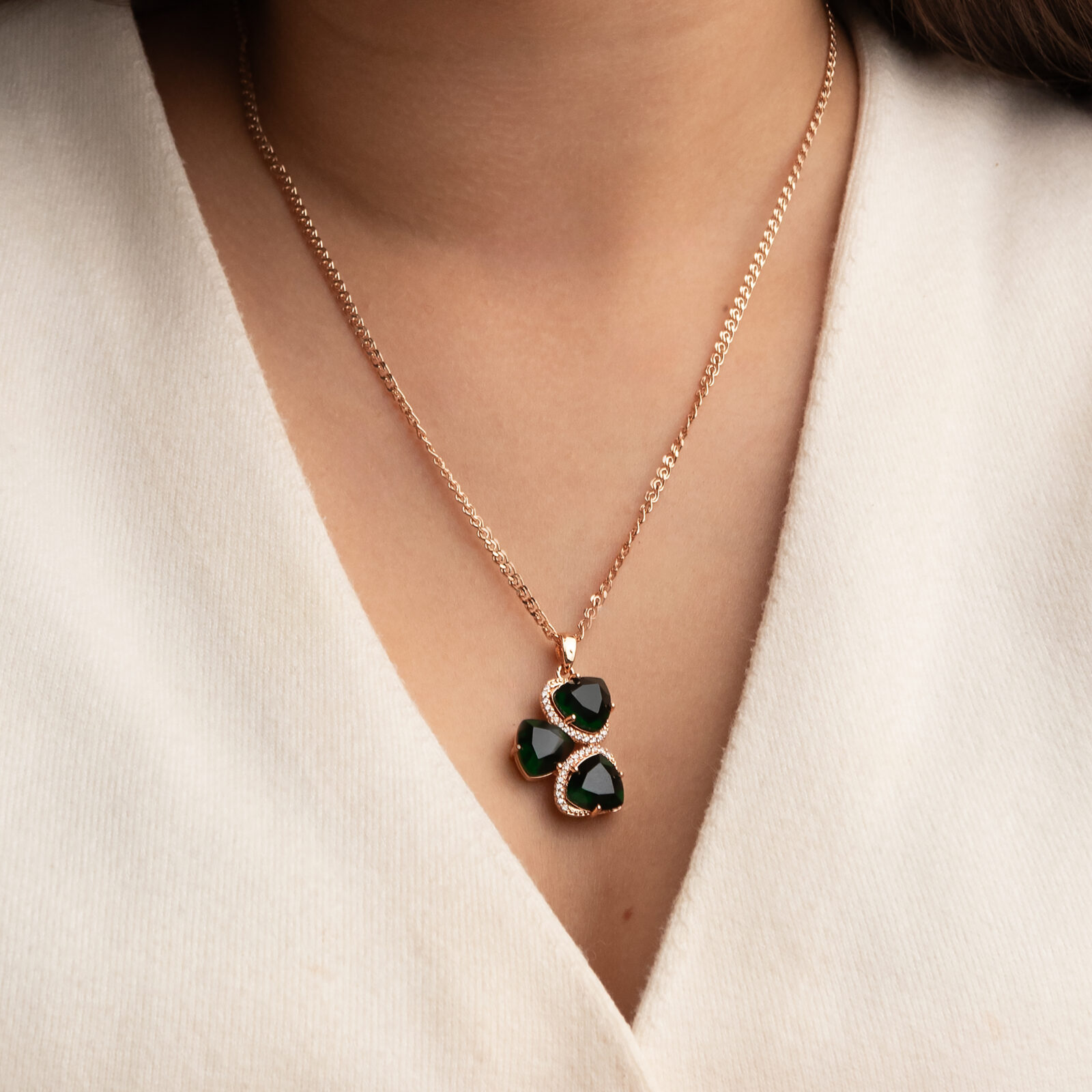 Kristāla kulons “Trèfle”